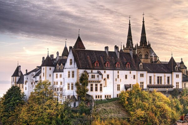 Château gothique avec beaucoup de secrets et de secrets