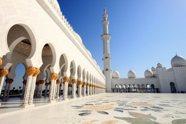 Arquitetura religiosa em viagens pelo mundo