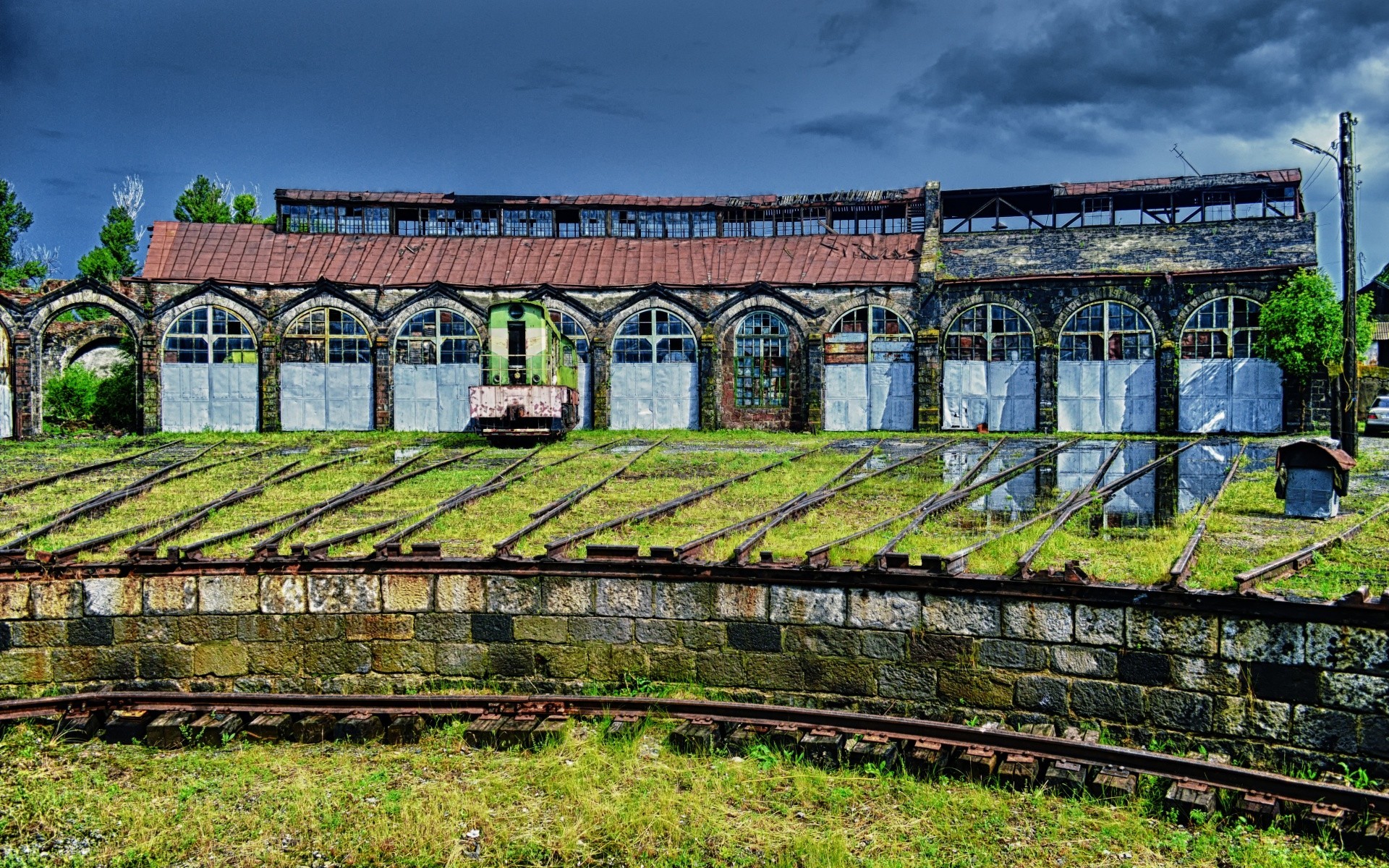 casa e interior velho viagens casa casa céu arquitetura ao ar livre tradicional verão grama de madeira ferrovia cultura