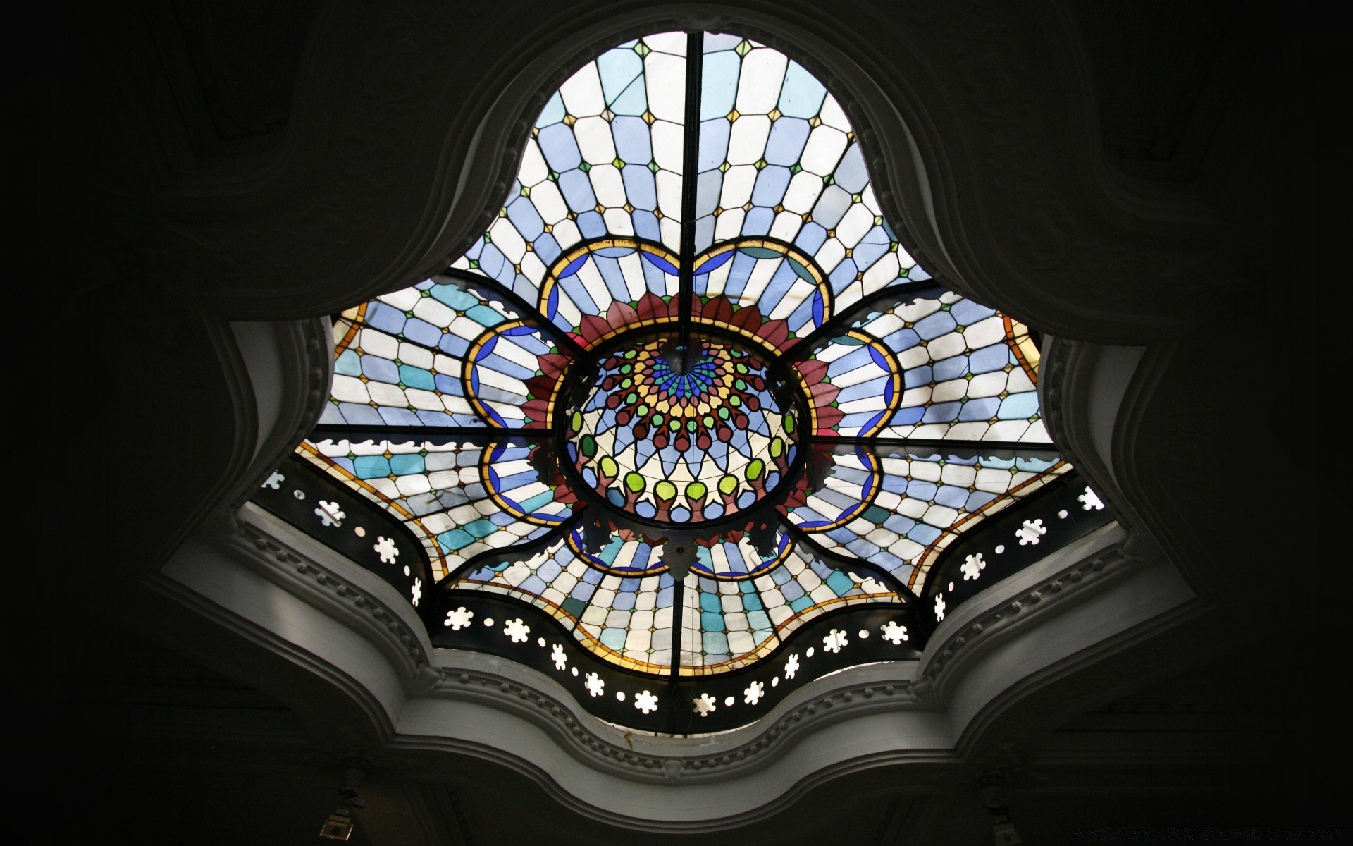 décoration intérieure plafond architecture intérieur intérieur lumière église art verre voyage maison dôme religion