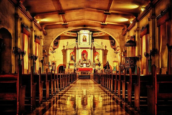 Hermosa arquitectura en la antigua iglesia