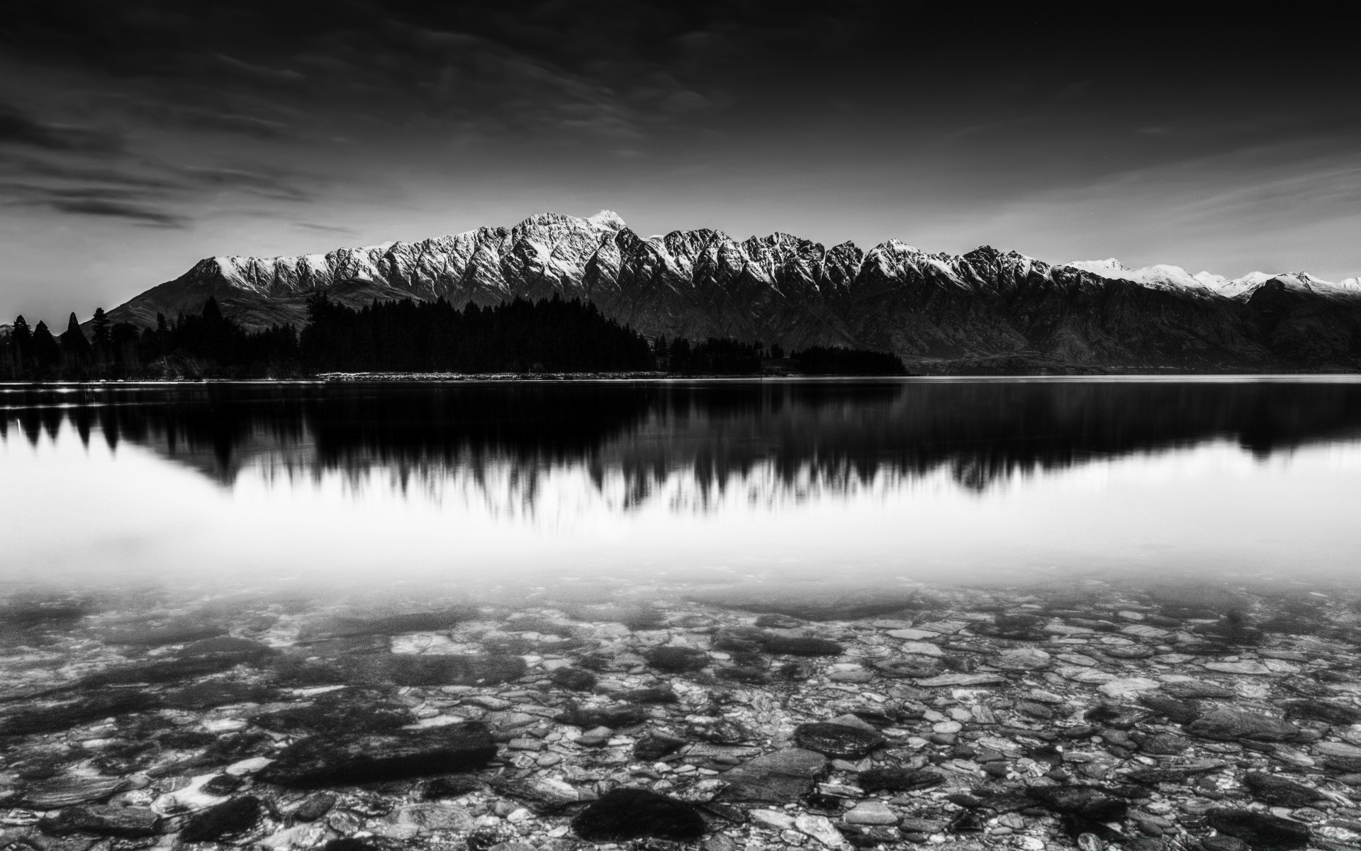 blanco y negro lago agua reflexión nieve paisaje amanecer río monocromo puesta de sol invierno naturaleza niebla cielo niebla montañas mono