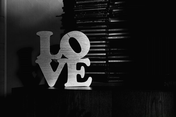 Letras de amor en tonos blanco y negro