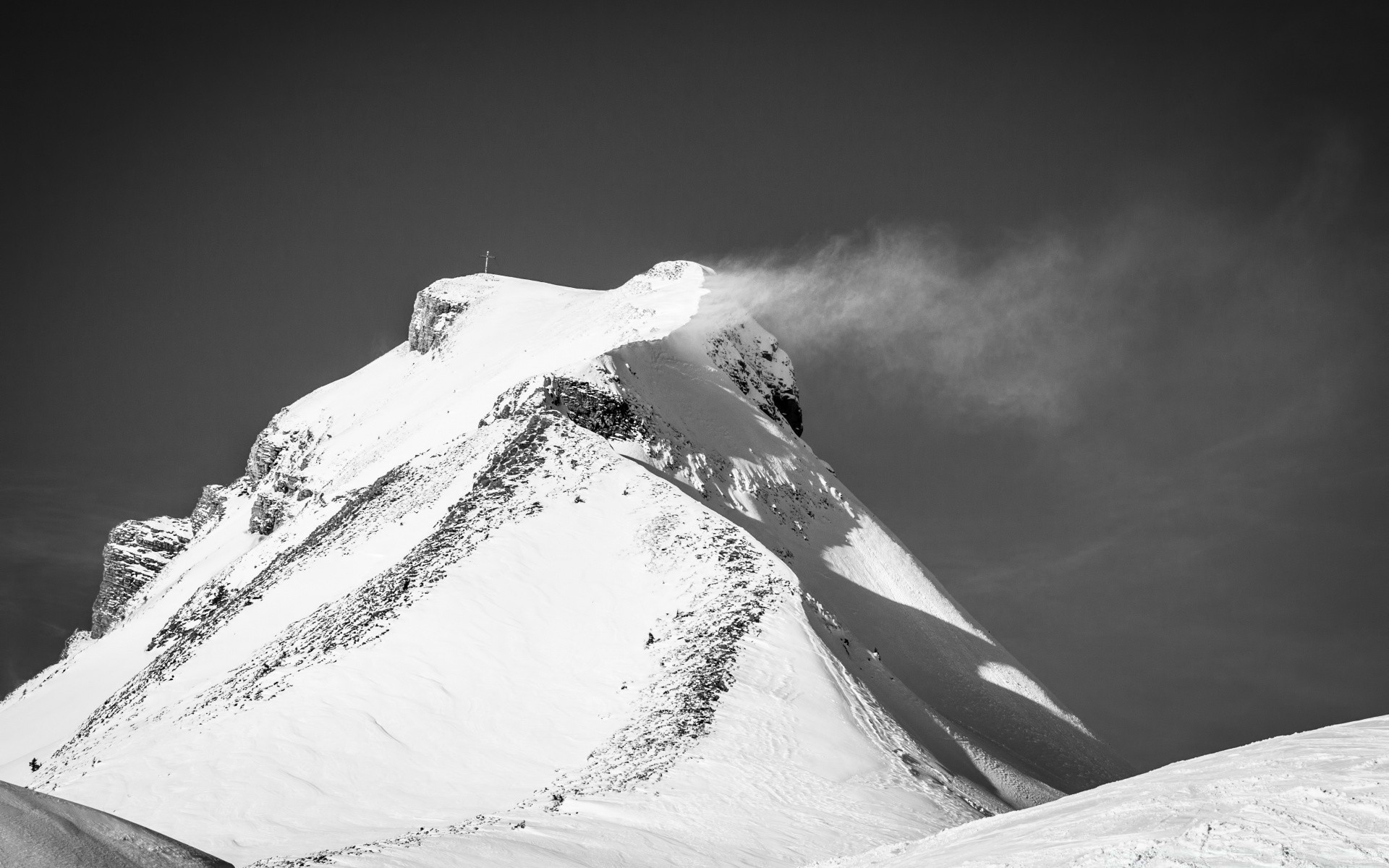 blanco y negro nieve invierno hielo montañas frío alto paisaje monocromo naturaleza viajes al aire libre cielo congelado glaciar aventura subir deportes