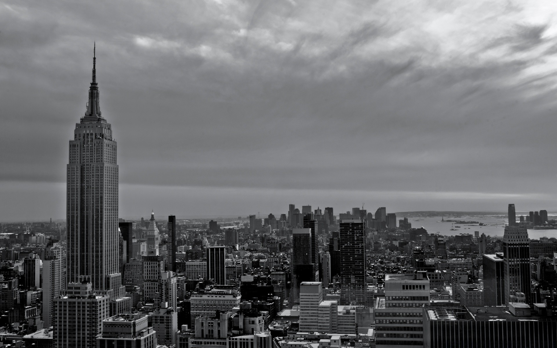 preto e branco cidade skyline arquitetura arranha-céu cidade centro da cidade viagens casa monocromático escritório torre pôr do sol alto céu exterior panorâmica império urbano