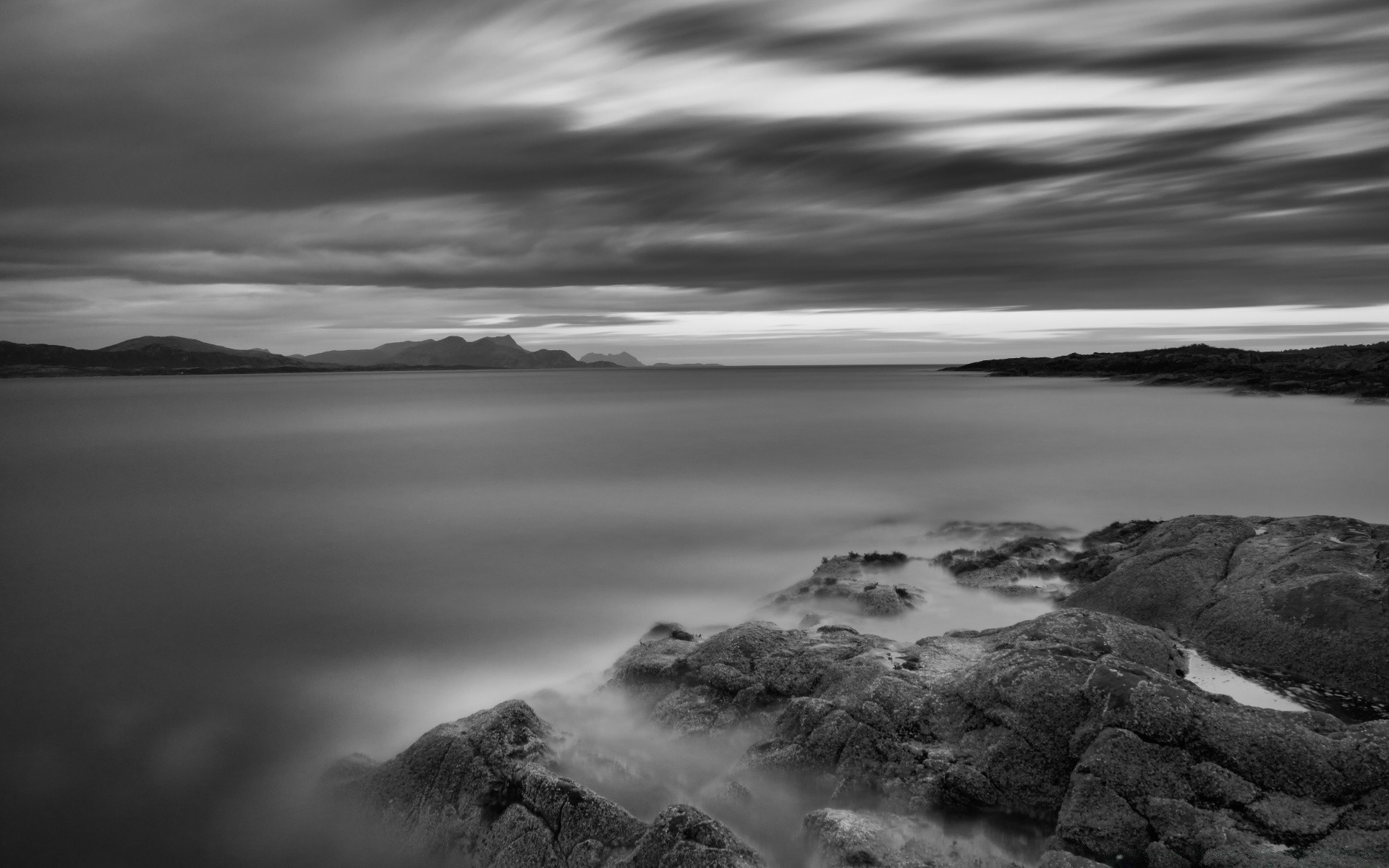 preto e branco pôr do sol água paisagem praia amanhecer tempestade mar oceano céu paisagem reflexão noite mar monocromático natureza névoa lago ao ar livre viagens