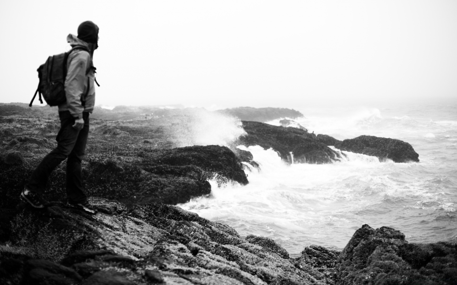 preto e branco mar mar água paisagem praia oceano rocha cênica viagens montanhas sozinho paisagem surf ao ar livre céu ilha