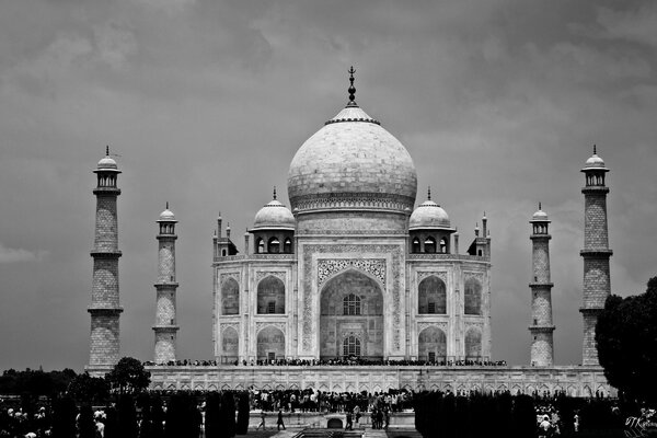 Religion en noir et blanc dans le monde moderne