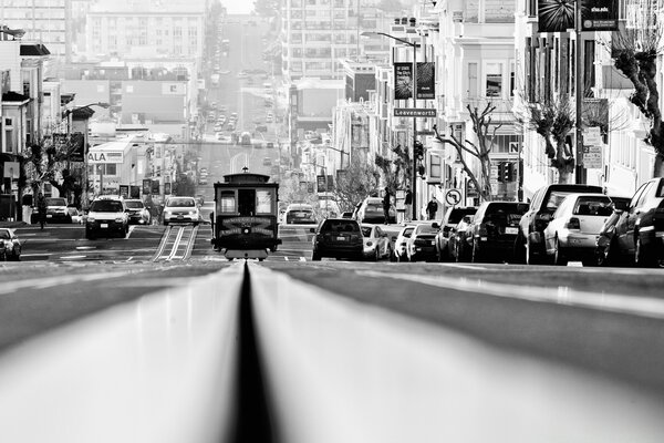 Black-and-white image of a big city