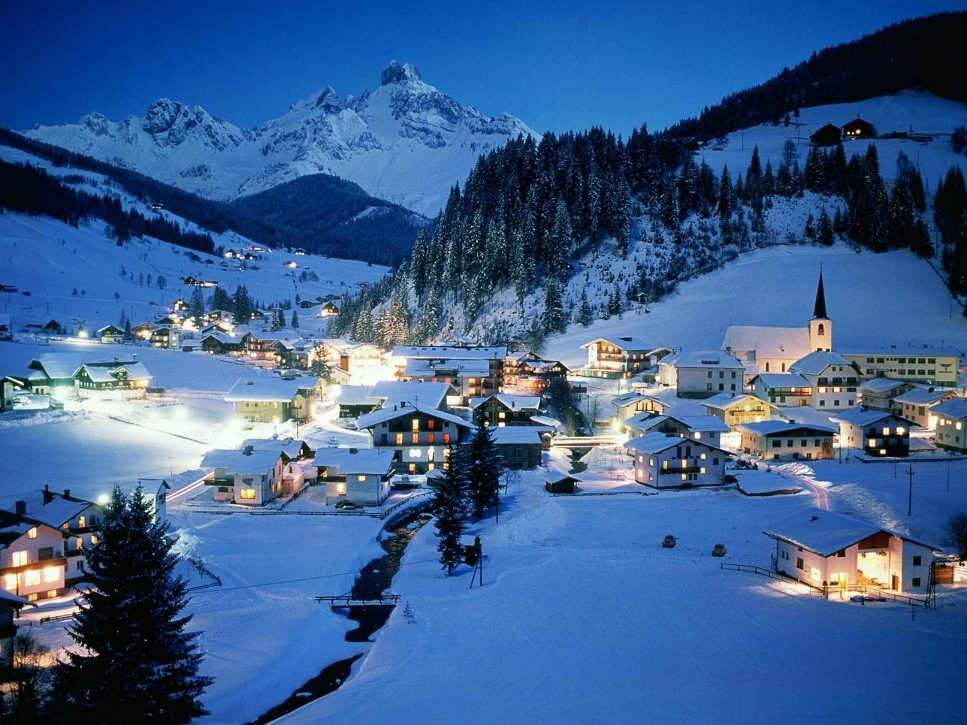 ciudad nieve invierno montañas escénico resort frío reflexión estación de esquí hielo