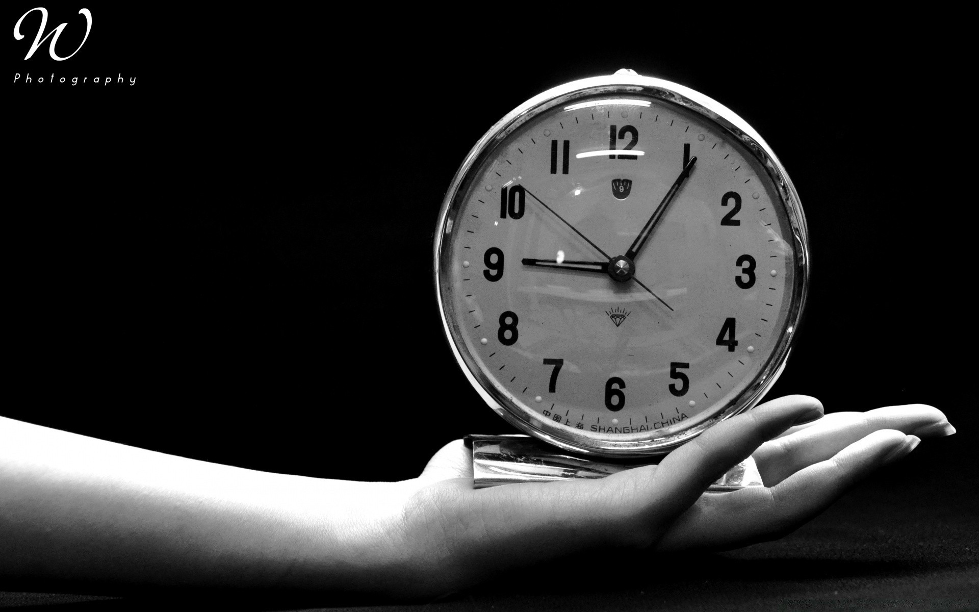 черно-белое время часы срок смотреть будильник минуту поздно точность таймер обратный отсчет давление актуальность классический