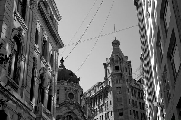 Arquitectura de la ciudad en blanco y negro