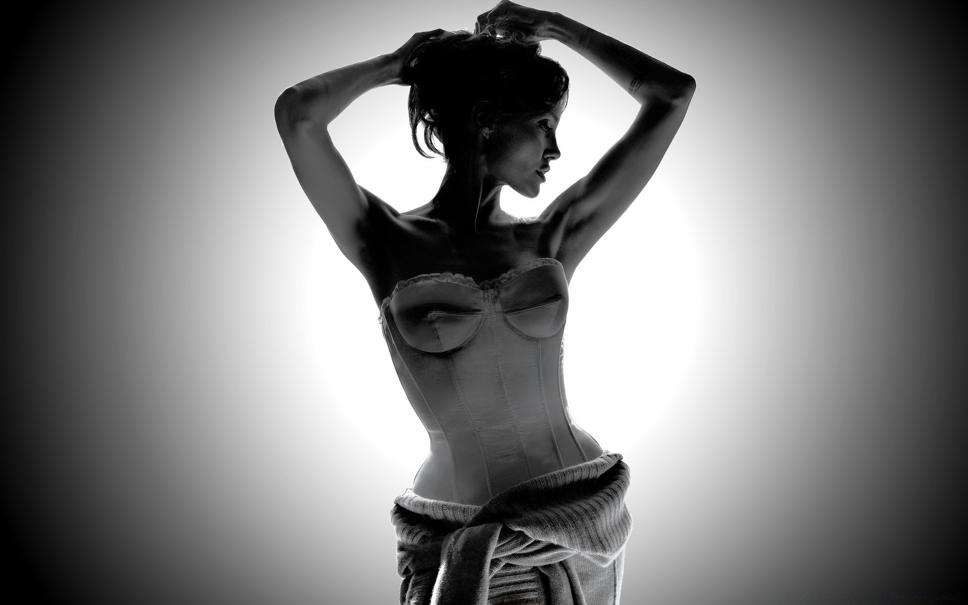 черно-белое ню женщина взрослый один человек темный искусство монохромный силуэт тело портрет девушка модель сексуальный мода тень эротический лицо