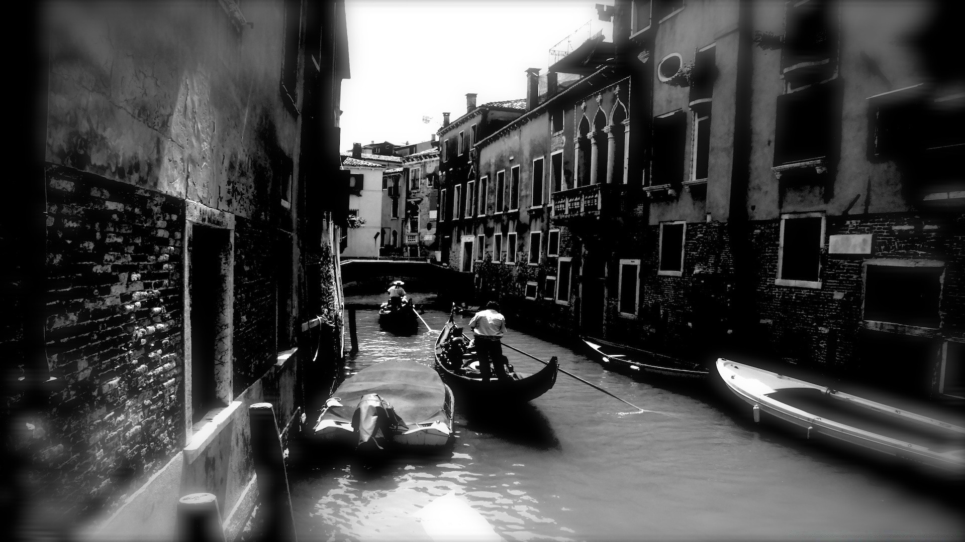 bianco e nero strada monocromatico sistema di trasporto auto città auto urbano pioggia luce