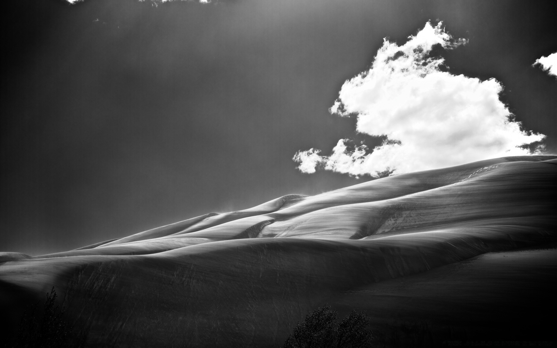 preto e branco paisagem pôr do sol céu monocromático luz amanhecer sol natureza tempestade árvore noite montanhas viajar deserto névoa