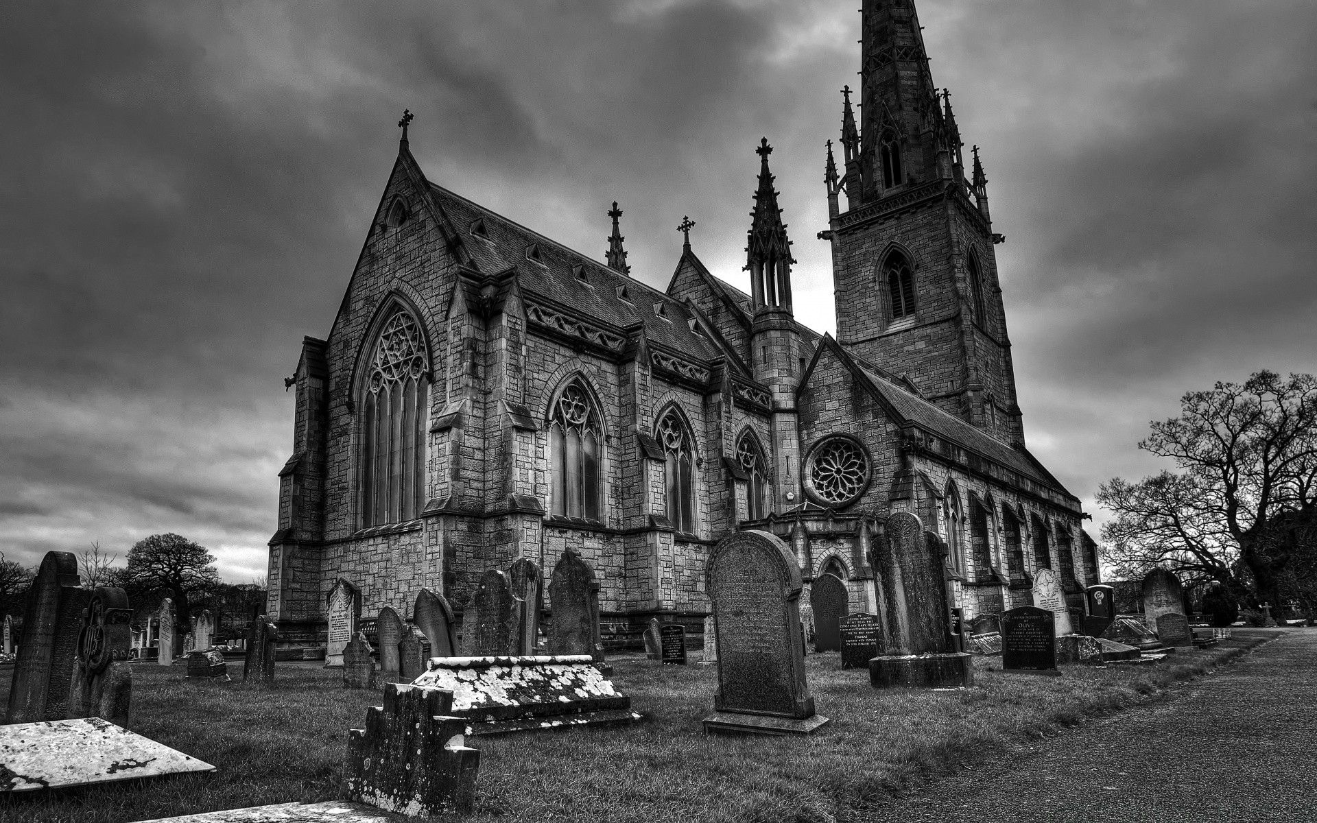 czarno-biały kościół religia architektura stary katedra dom punkt orientacyjny gotycki podróże religijne na zewnątrz cmentarz wieża pomnik starożytny vintage