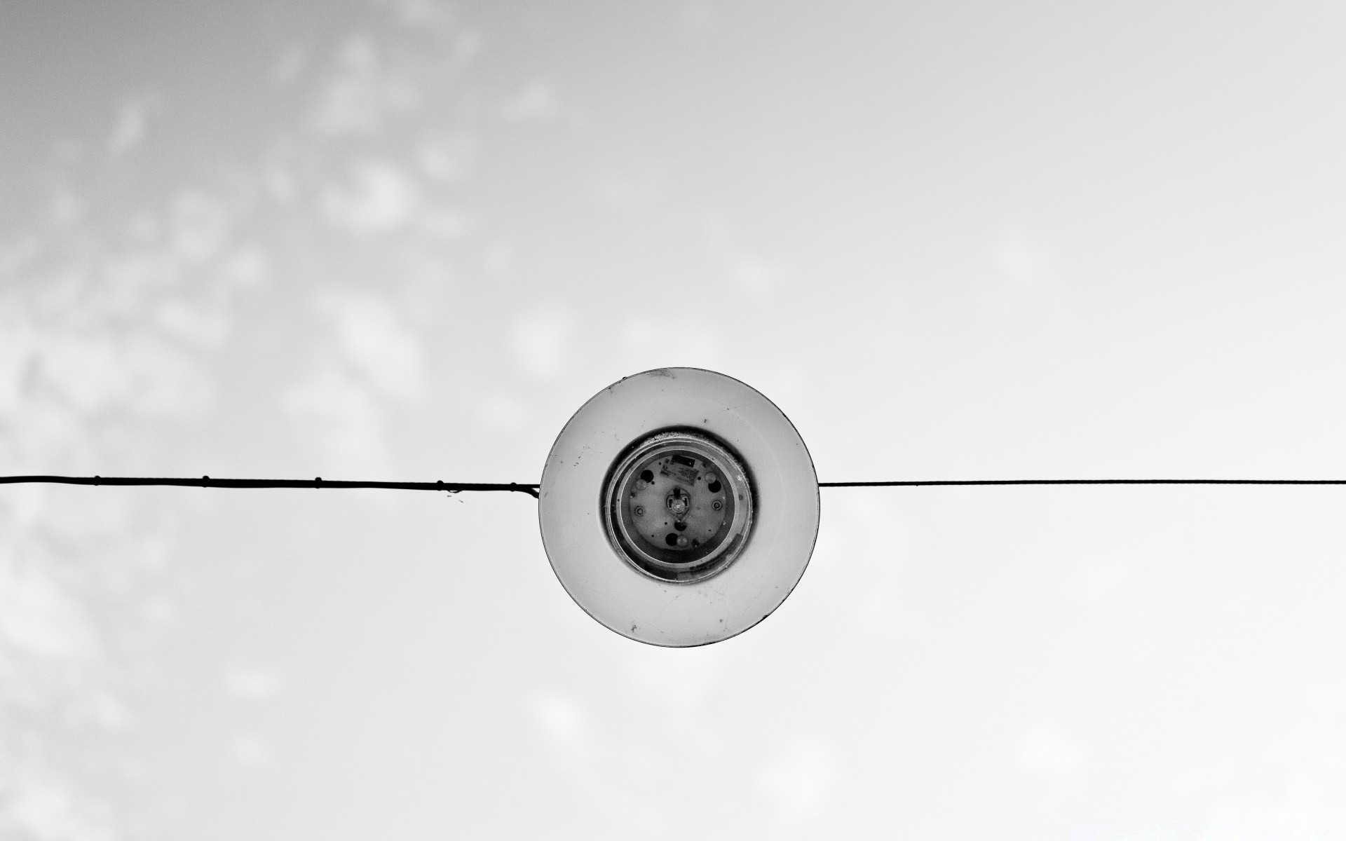 noir et blanc ciel fil bureau électricité ligne en plein air couleur équipement