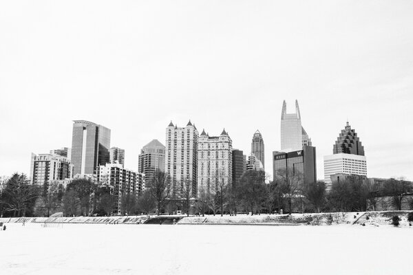 Paisaje urbano en blanco y negro