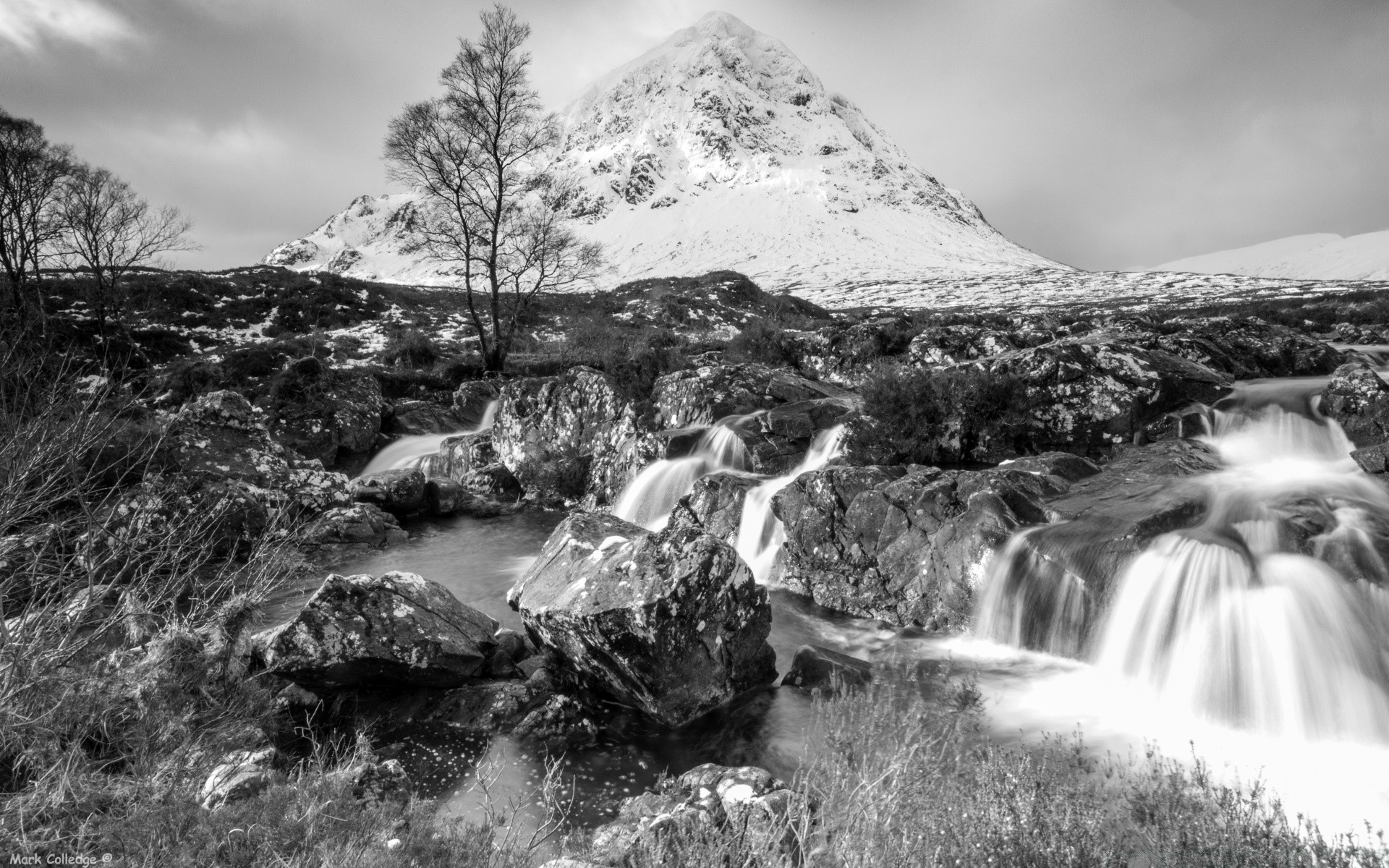 schwarz und weiß wasser landschaft natur reisen fluss im freien rock berge wasserfall baum fluss landschaftlich holz