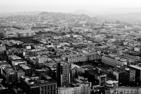 Black and white photo of the city s architecture