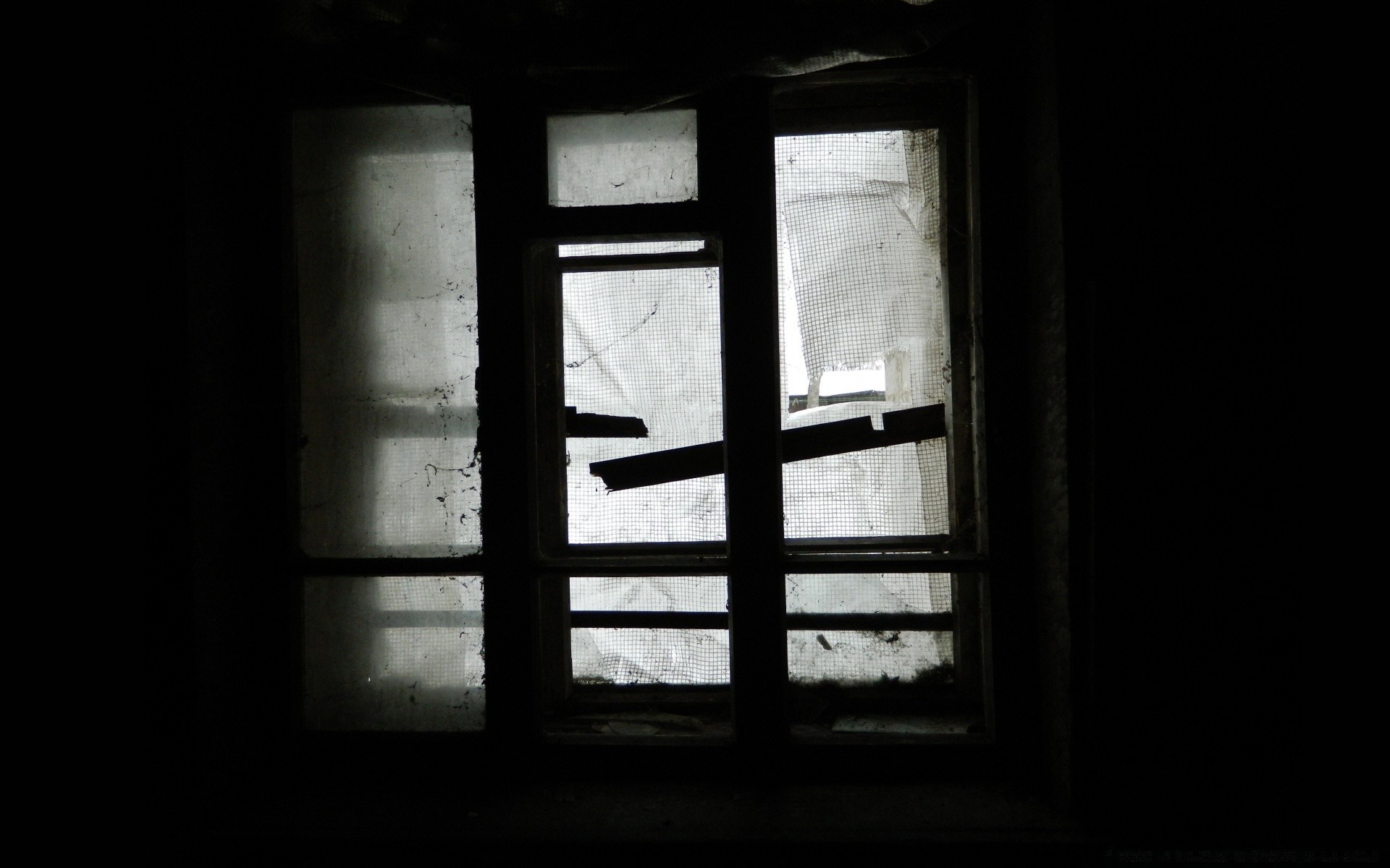 preto e branco janelas abandonado luz casa arquitetura casa porta