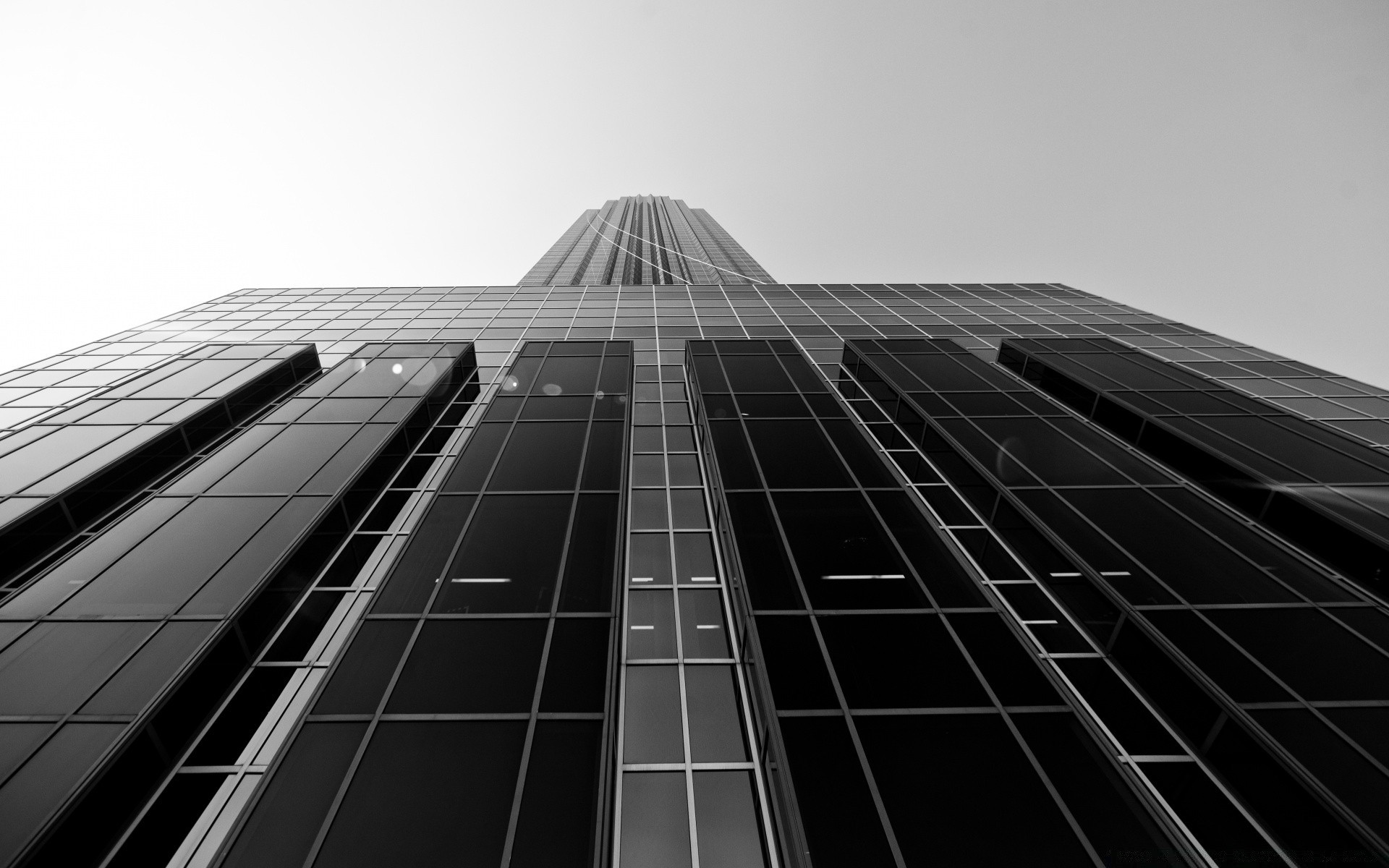 schwarz und weiß stadt architektur moderne monochrom reflexion glas fenster perspektive technologie himmel futuristisch