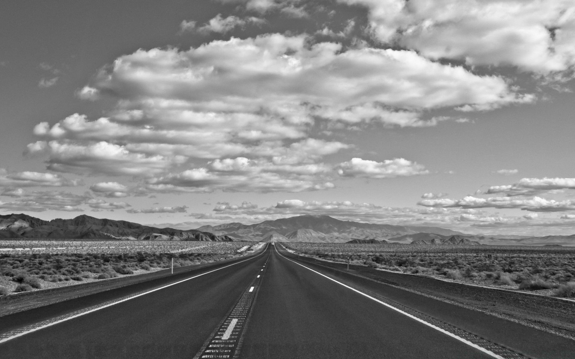 blanco y negro carretera viajes carretera asfalto cielo calle sistema de transporte paisaje largo naturaleza al aire libre perspectiva en blanco