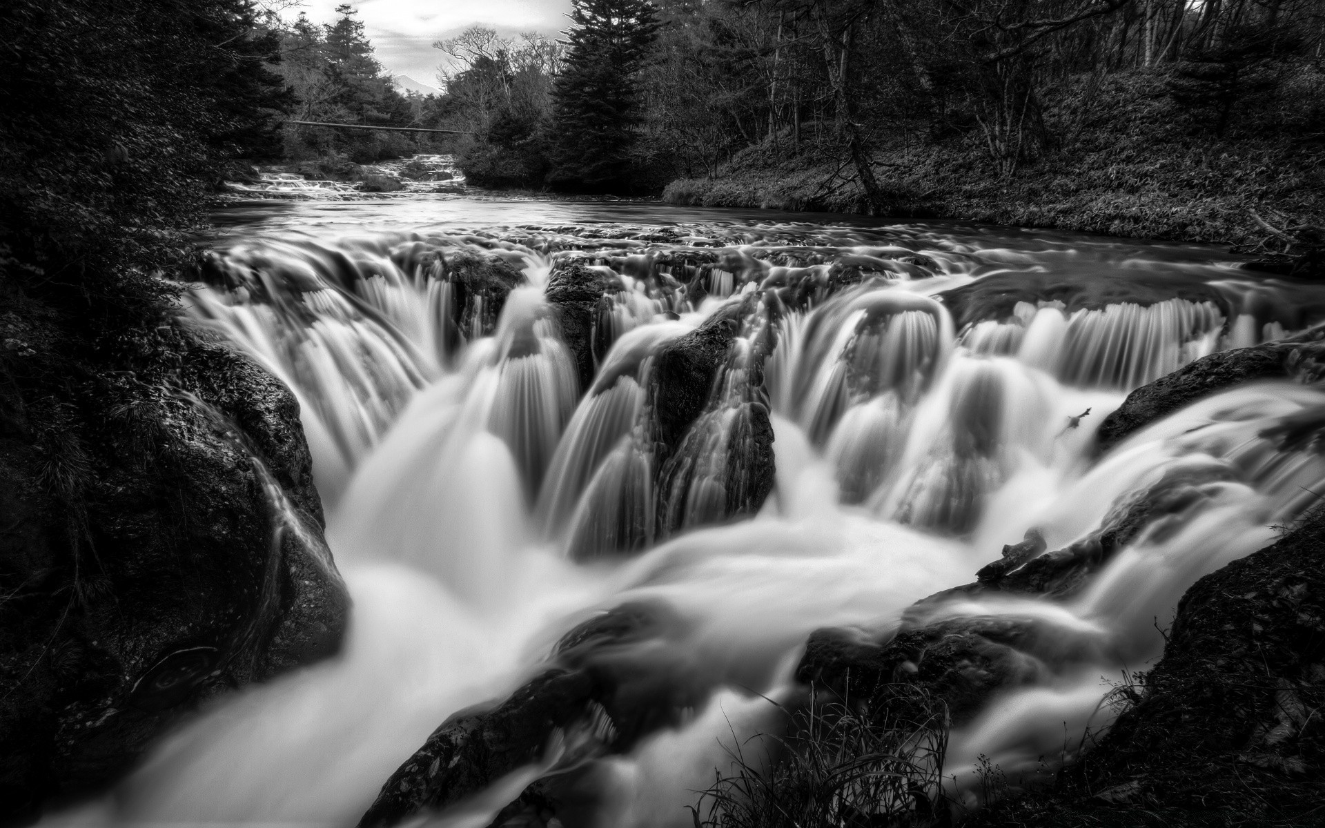 blanco y negro agua río cascada monocromo naturaleza corriente fotografía nieve invierno otoño paisaje al aire libre árbol creek lago roca madera