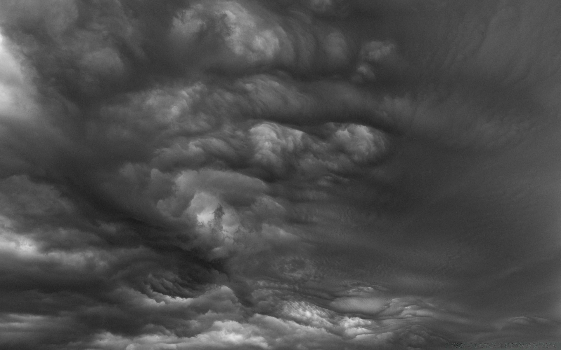 noir et blanc monochrome tempête nature sombre pluie contraste météo météorologie ciel dramatique à l extérieur paysage moody nuage