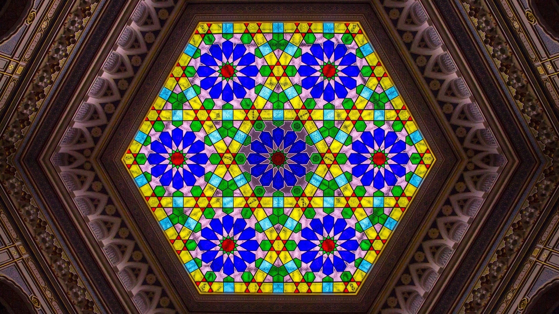 dom i wnętrze sztuka religia dekoracje mozaika kościół sufit wzór wnętrze witraże architektura ozdobne religijne styl design katedra szkło geometryczne