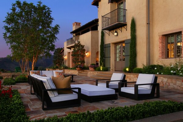 Letnie patio w stylu minimalizmu