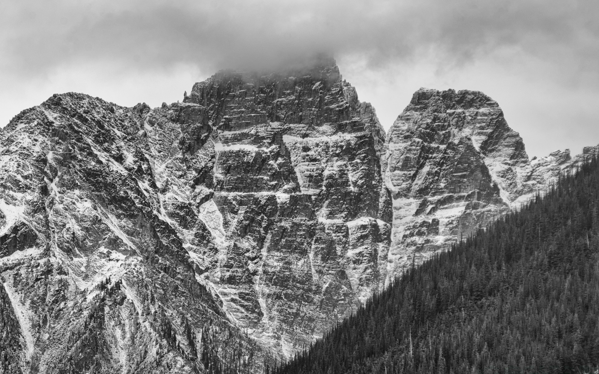 noir et blanc montagnes paysage nature rock voyage ciel scénique spectacle pic de montagne pierre en plein air nuage tourisme paysage panoramique vallée