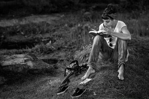 Vacaciones en el bosque en un suburbio