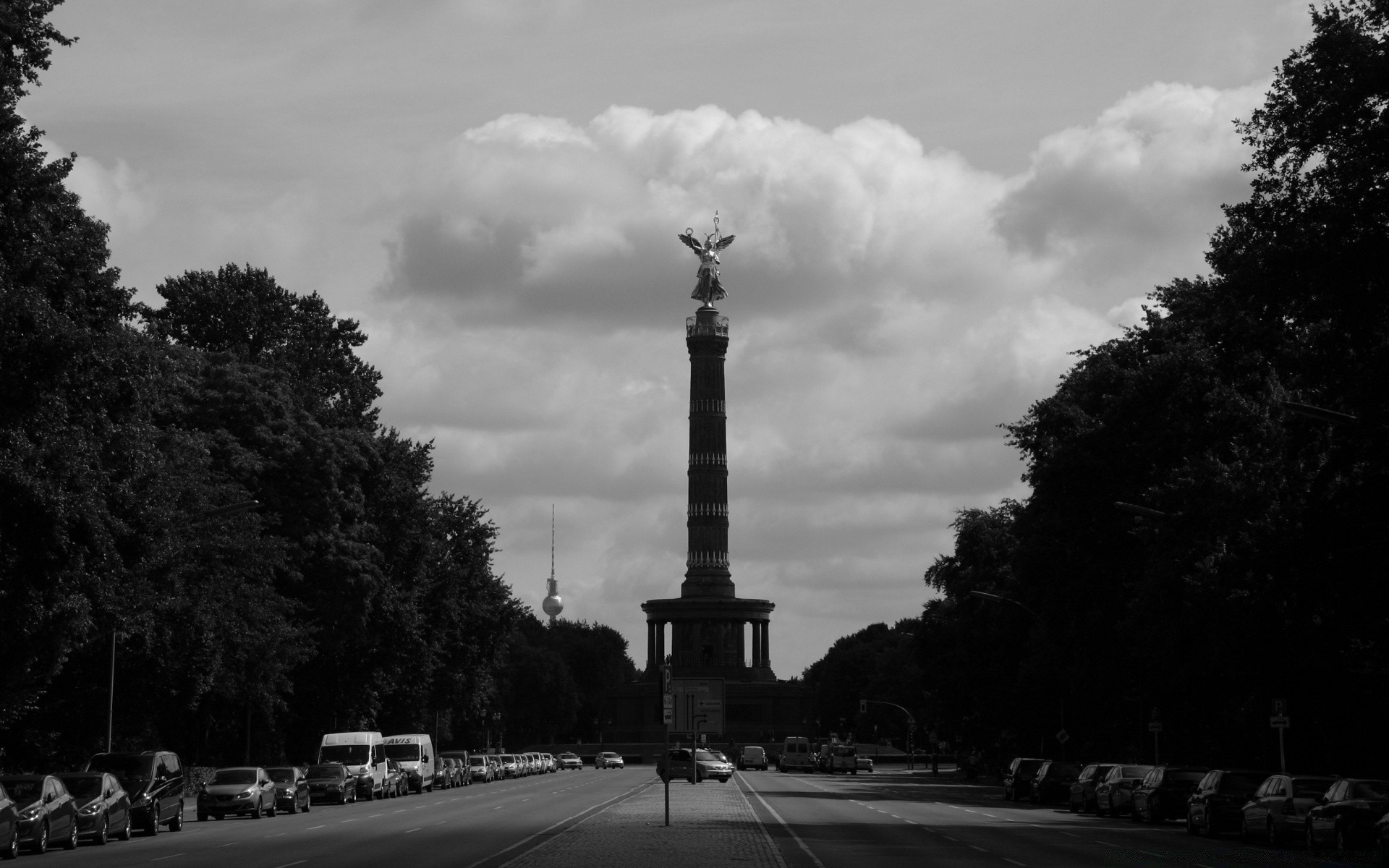 schwarz und weiß reisen straße einfarbig im freien architektur baum stadt himmel