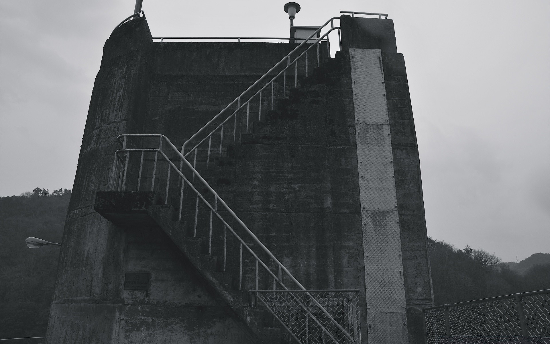 noir et blanc architecture ciel pont à l extérieur maison béton acier vieux guerre construction