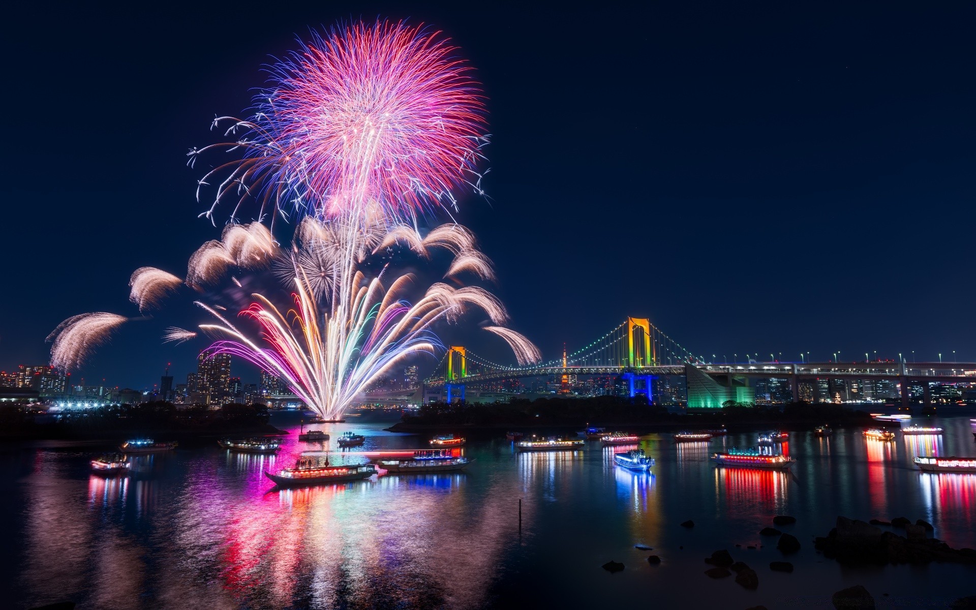 andere städte stadt festival brücke abend architektur haus fluss wasser licht reisen himmel urban feuerwerk dämmerung stadt