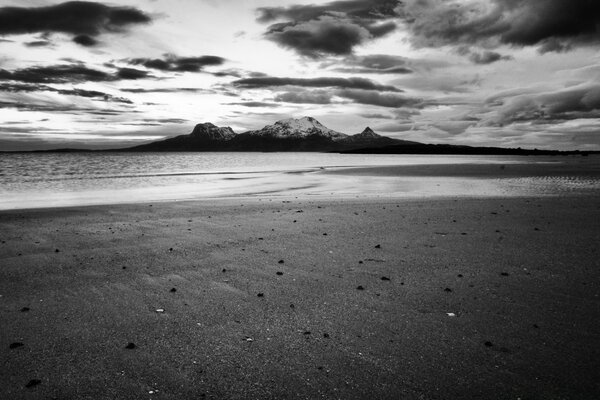 Paisaje marino en blanco y negro