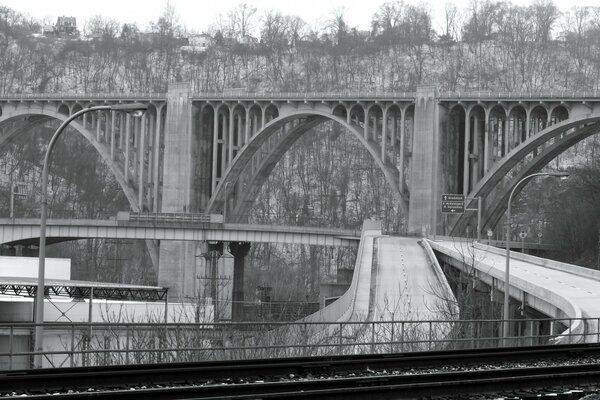 Autobahnen schwarz und weiß