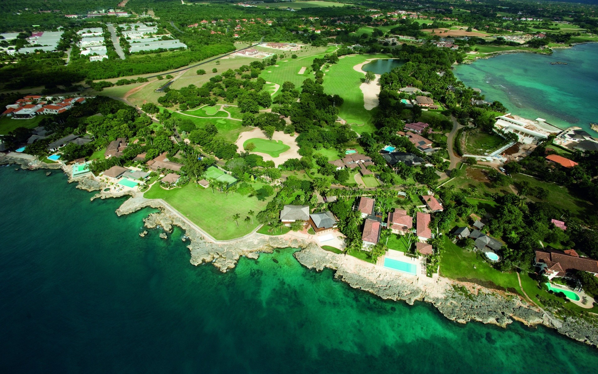 otras ciudades viajes agua mar isla paisaje mar árbol playa océano al aire libre río turismo cielo naturaleza antena verano tropical lago ciudad