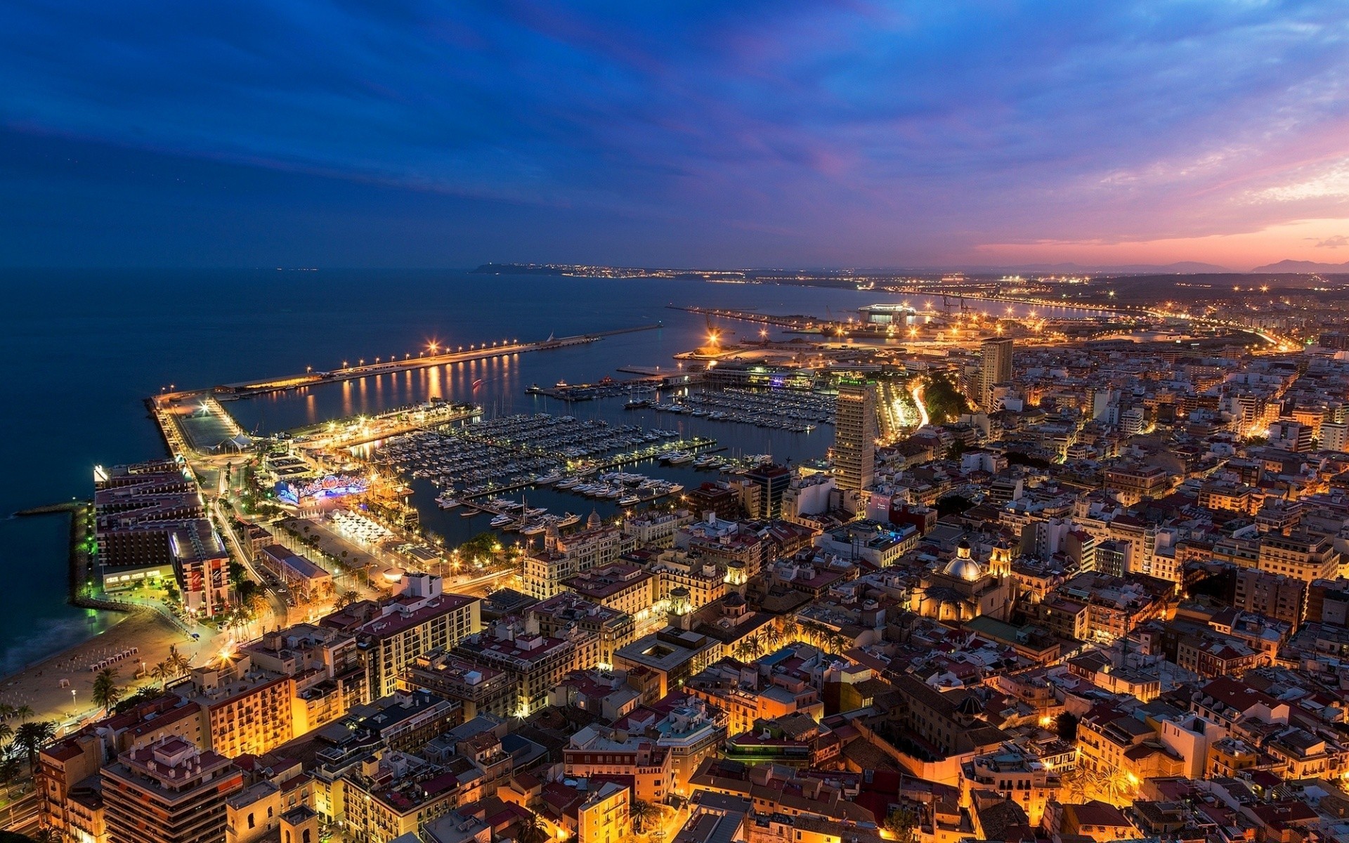 diğer şehirler şehir şehir mimari seyahat manzarası alacakaranlık gün batımı akşam ev kentsel gökyüzü panoramik manzara şehir turistik açık havada şehir merkezinde su gökdelen