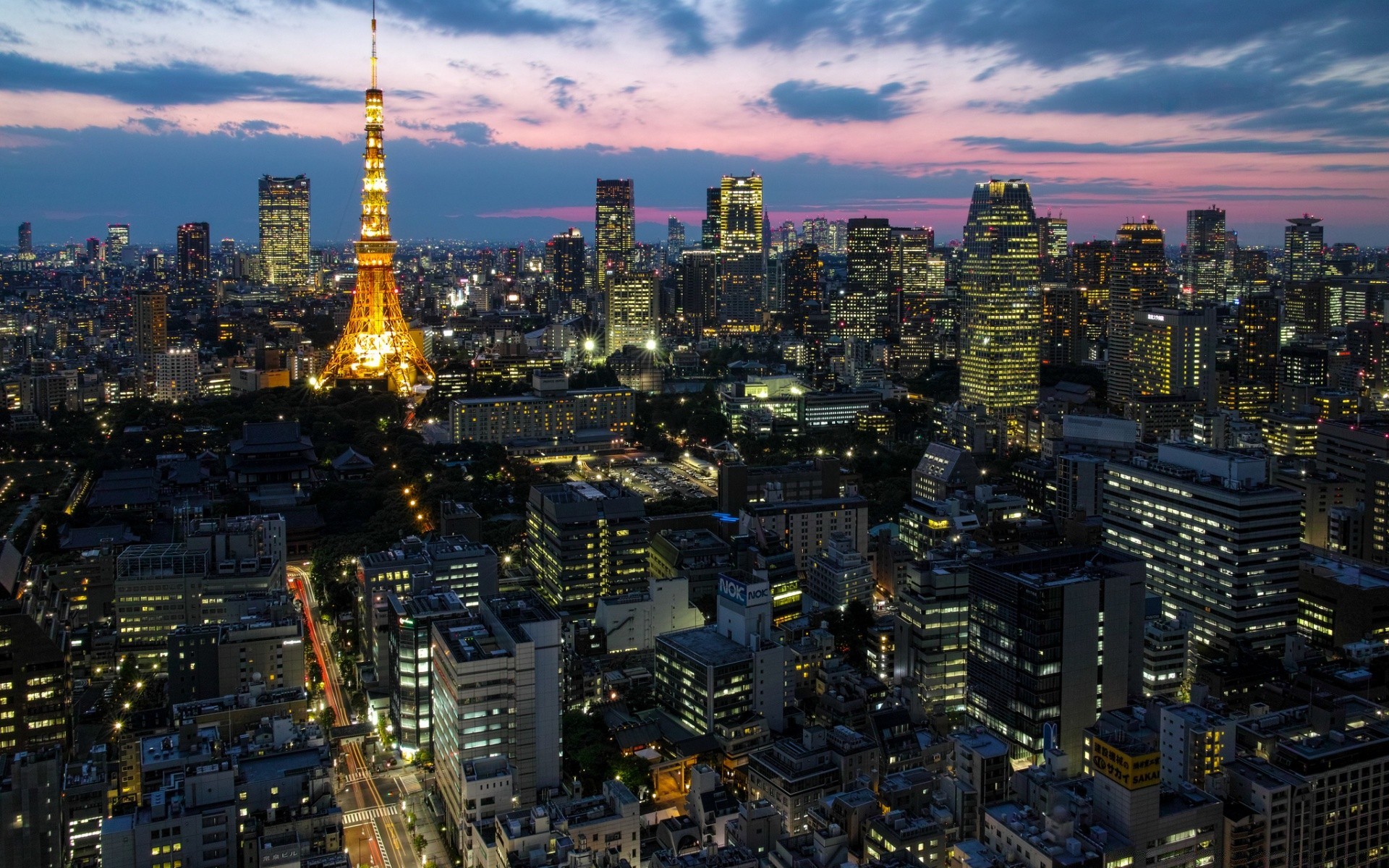 其他城市 城市 天际线 城市 建筑 摩天大楼 旅游 市中心 黄昏 房子 城市 塔 天线 天空 商业 日落 办公室 高 晚上 现代