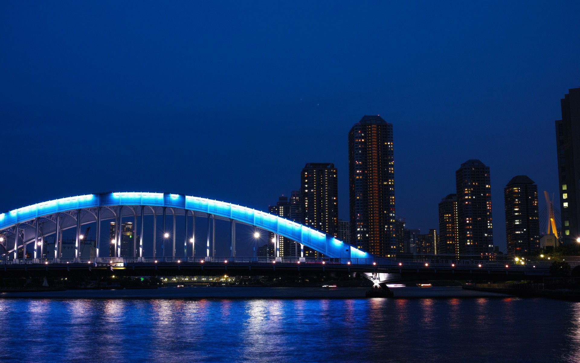 otras ciudades arquitectura ciudad puente viajes crepúsculo agua centro de la ciudad cielo ciudad noche skyline casa río urbano puesta de sol negocios iluminación rascacielos finanzas