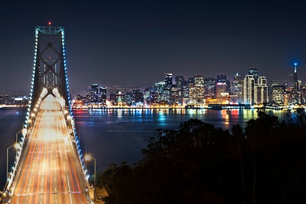 Outra cidade. Arquitetura da ponte