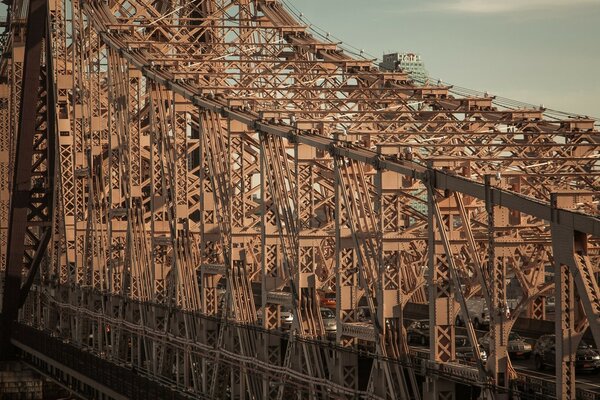 Architettura del ponte di ferro da trasporto