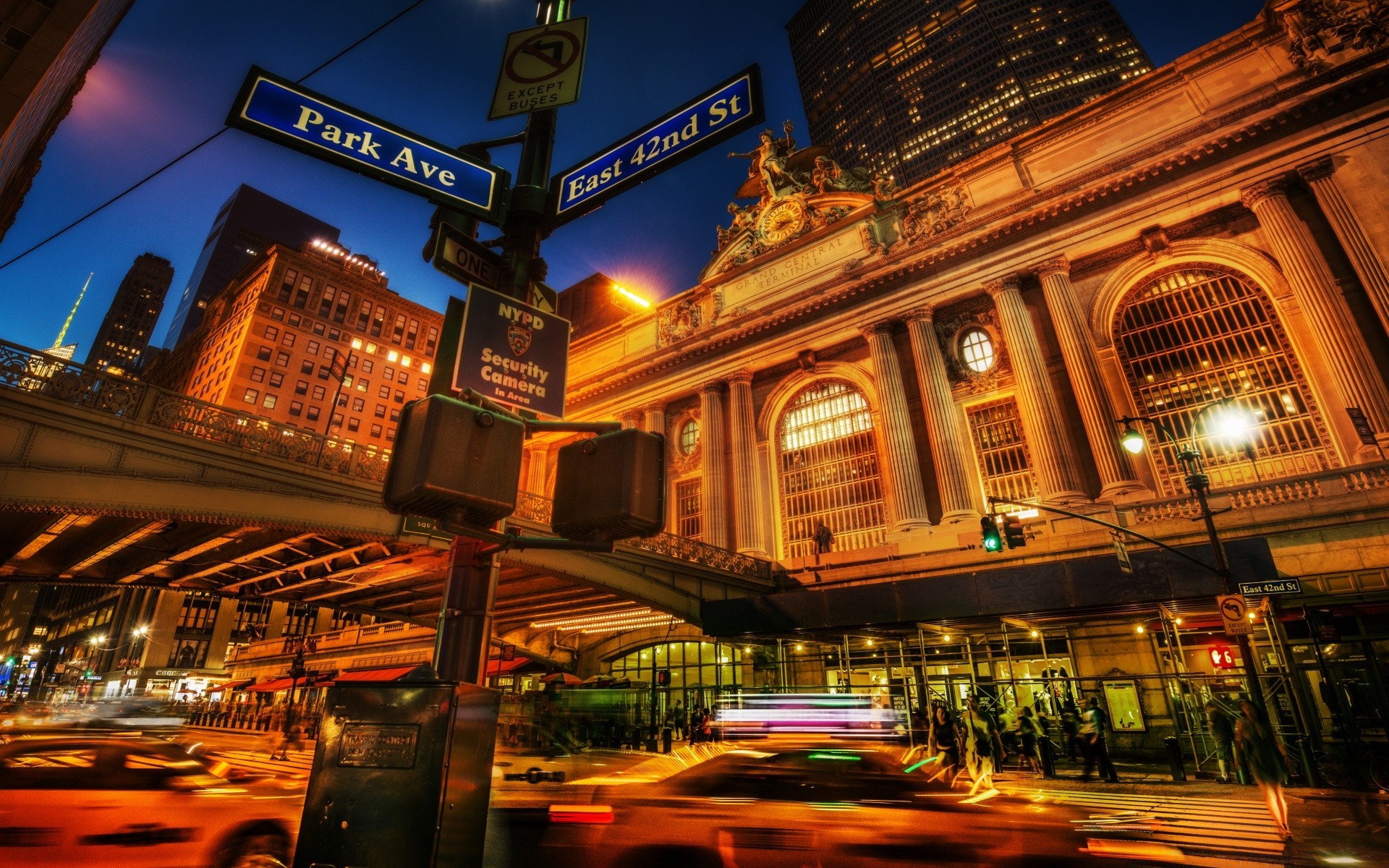 otras ciudades viajes iluminación crepúsculo noche arquitectura ciudad tráfico sistema de transporte carretera casa vida nocturna casino calle urbano luz autobús negocio centro de la ciudad desenfoque