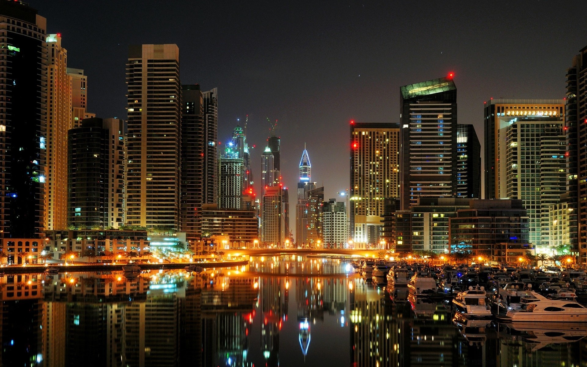 outras cidades centro da cidade cidade arranha-céu skyline arquitetura cidade crepúsculo noite casa negócios viagens escritório urbano finanças tráfego iluminação torre hotel moderno