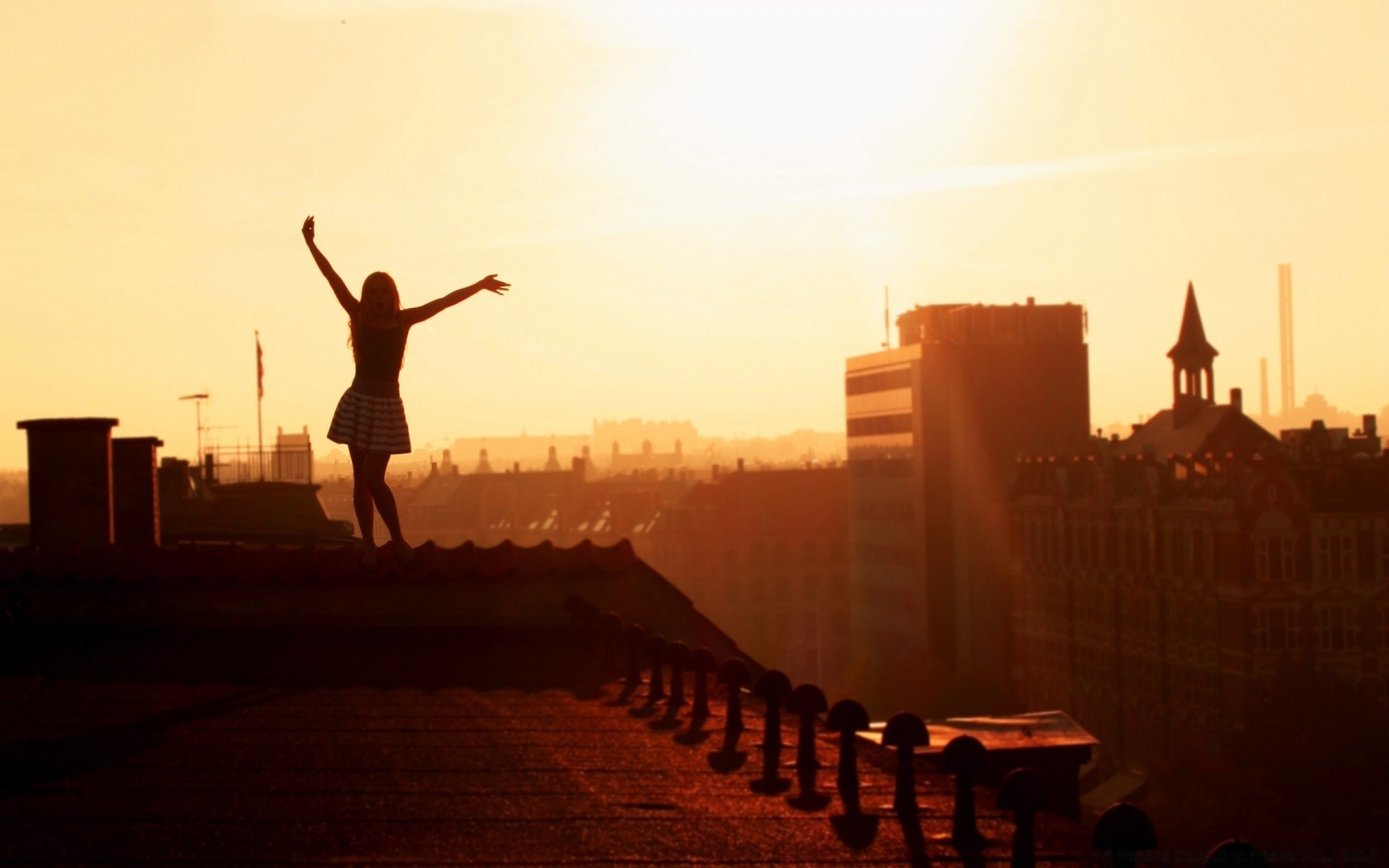 andere städte sonnenuntergang dämmerung hintergrundbeleuchtung abend im freien dämmerung silhouette stadt reisen allein architektur erwachsener mann sonne frau