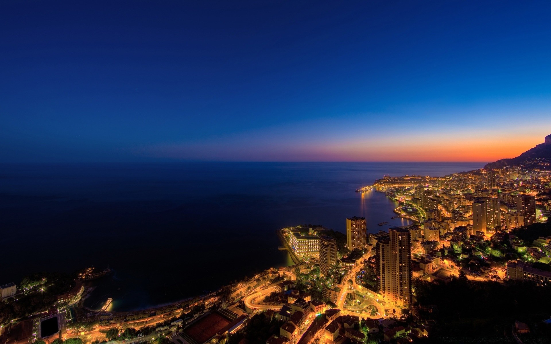 andere städte reisen architektur stadt sonnenuntergang abend himmel dämmerung stadt im freien dämmerung skyline landschaft wasser mond stadt berge