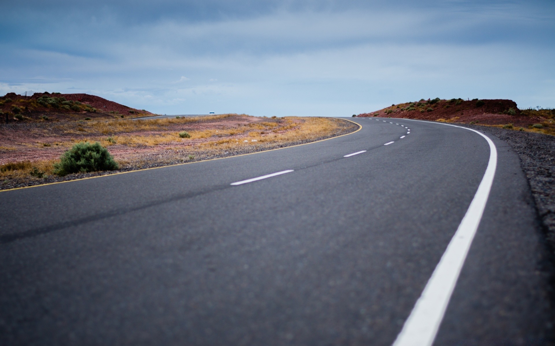 otras ciudades carretera carretera asfalto paisaje viajes guía calle vacío desierto sistema de transporte cielo recta coche unidad largo cuerda curva