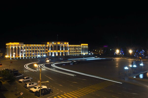 Şehirde gece trafiği